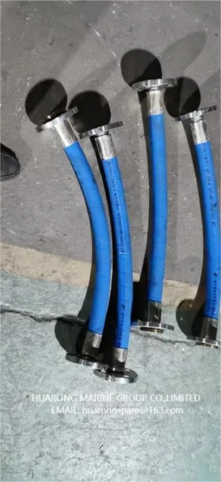 Flexible hose connection set
